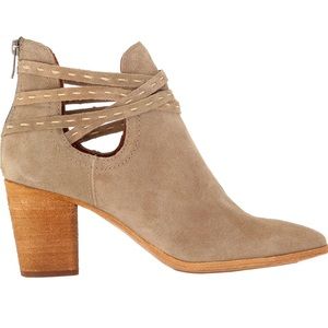 Excellent condition, tan Frye Naomi Pitch stick Shootie ankle booties